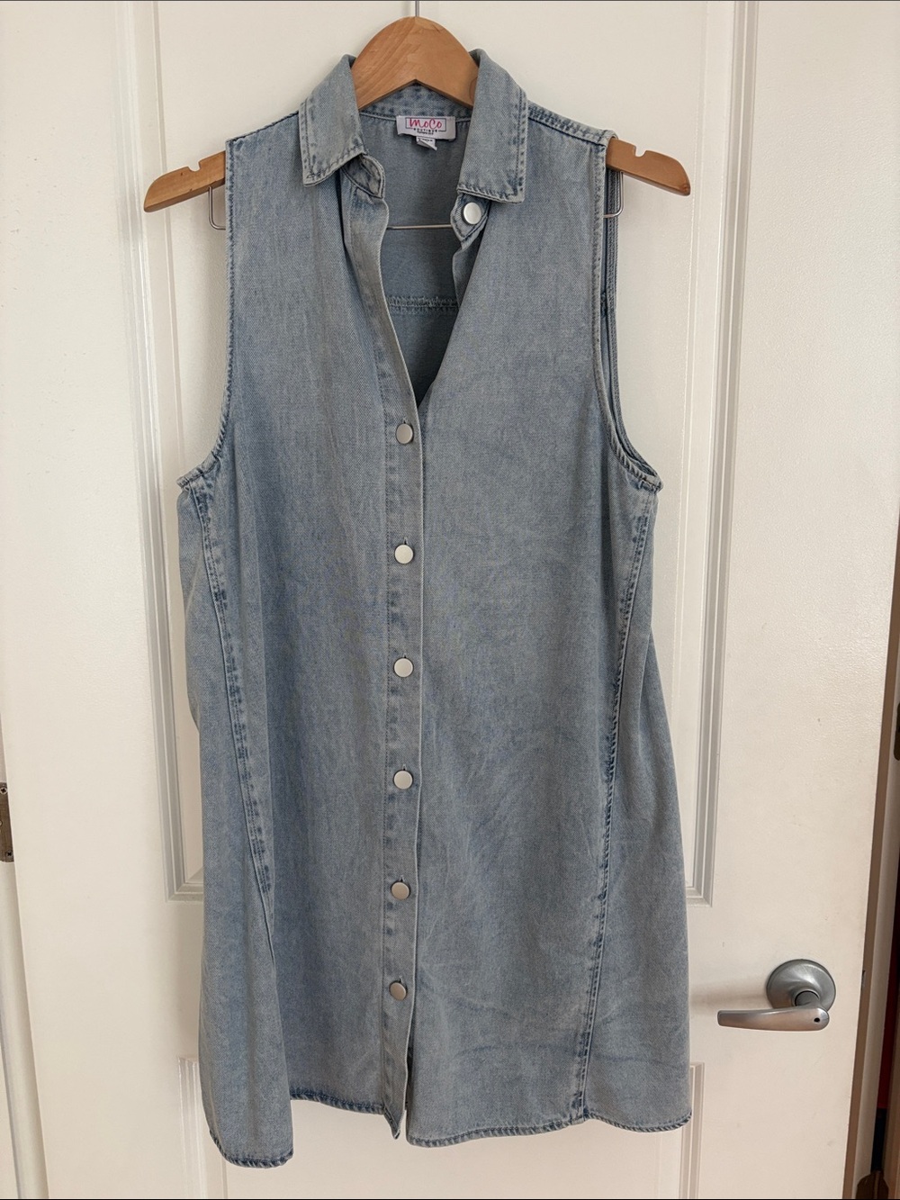 Light Wash Denim Sleeveless Button-Front Dress Tank - Unbranded
